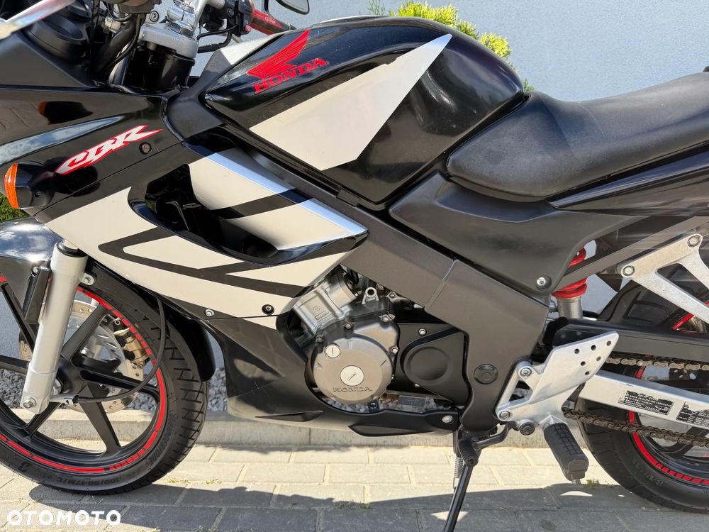 Honda CBR - 33