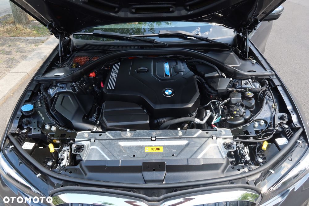 BMW Seria 3 320e M Sport sport - 24