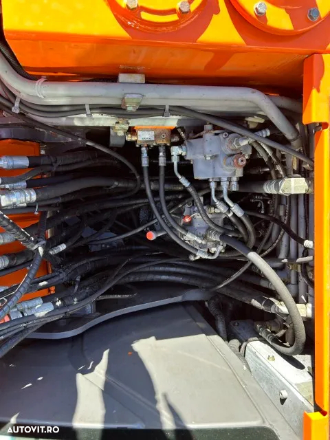 Hitachi ZX 145W-3 - 16