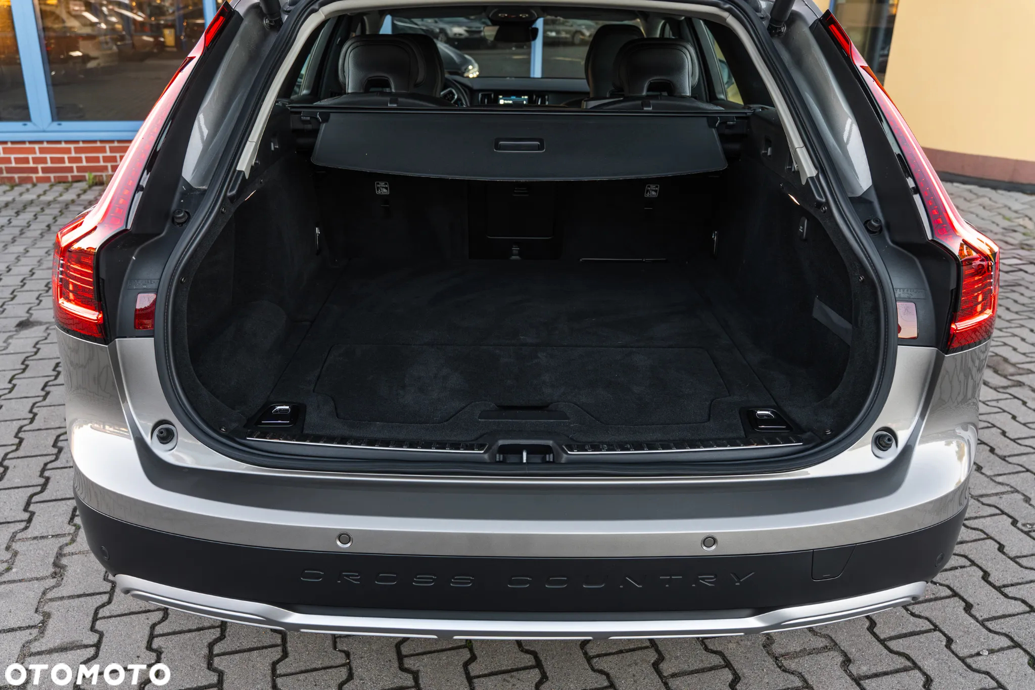 Volvo V90 Cross Country - 14