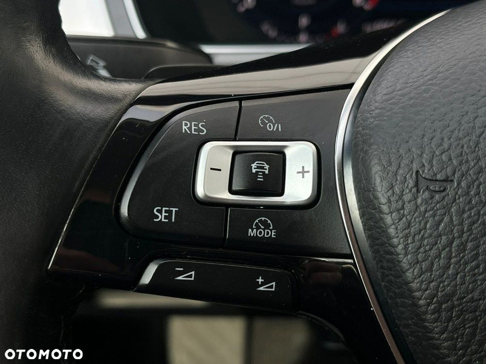 Volkswagen Passat - 17