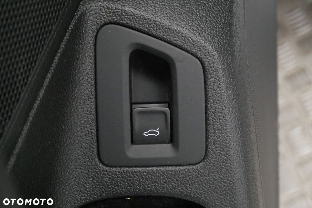 Volkswagen Passat Variant 2.0 TDI EVO Business - 18