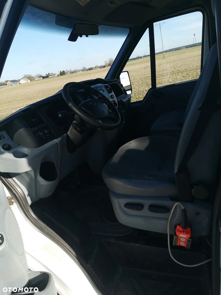 Ford Transit - 8
