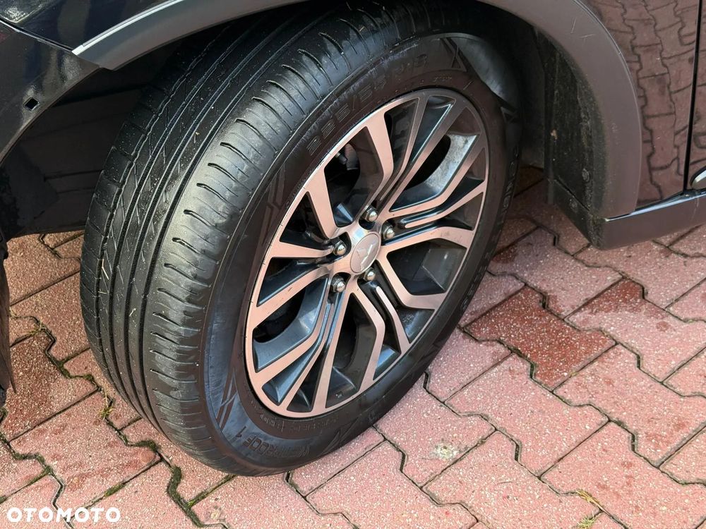 Mitsubishi Outlander 2.0 Intense + 4WD CVT - 28