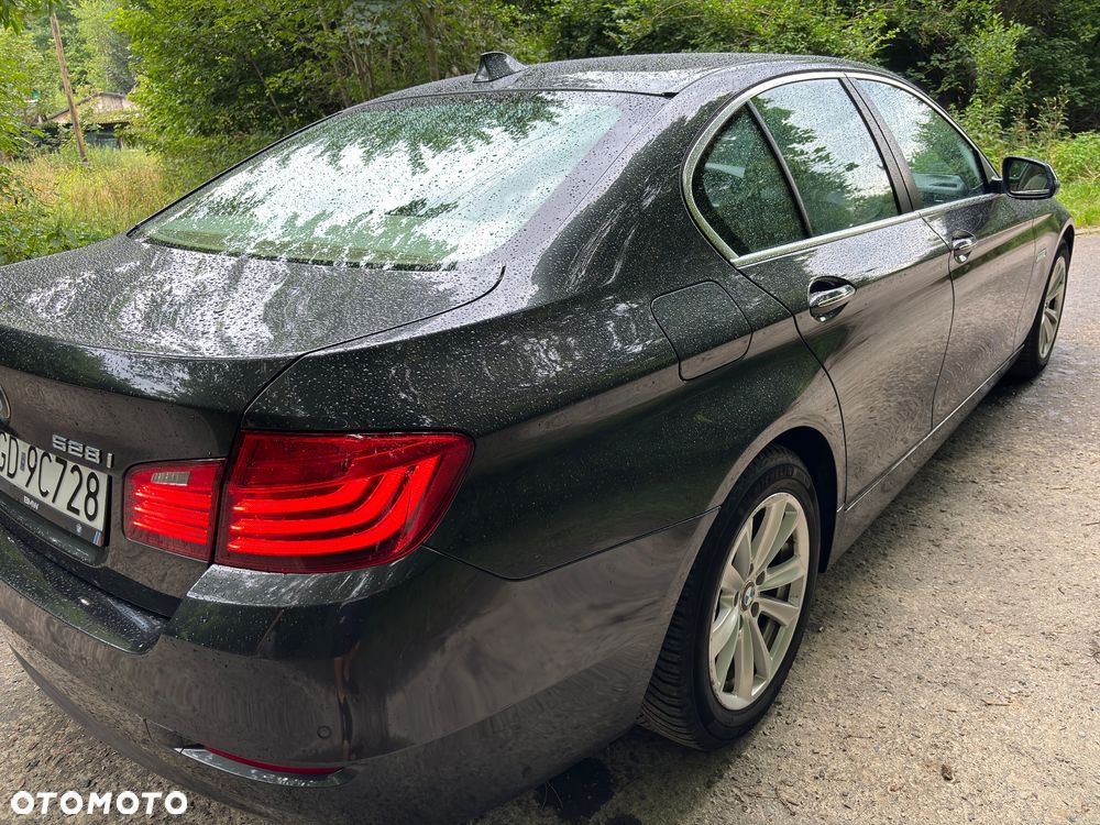 BMW Seria 5 528i xDrive - 12