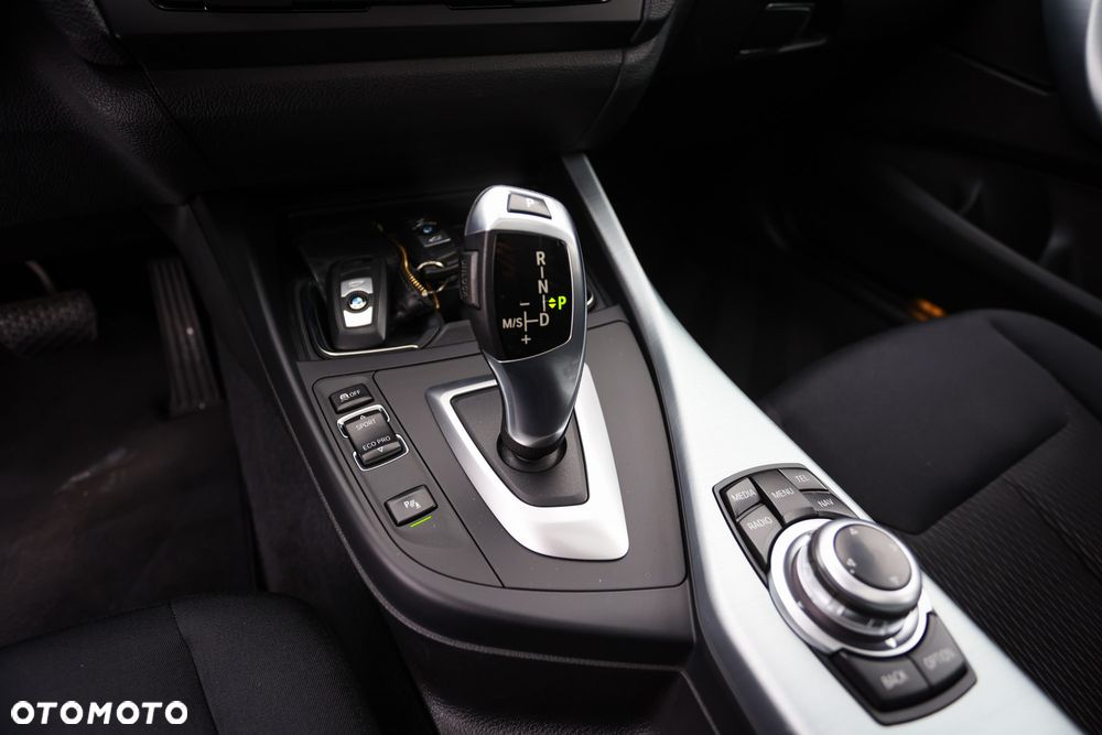 BMW Seria 1 118d Sport Line - 17