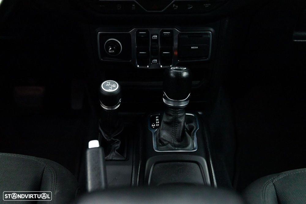 Jeep Wrangler Unlimited 2.2 CRD Sport AT - 61