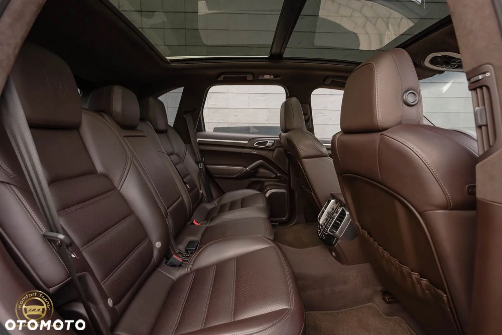 Porsche Cayenne Turbo S - 27