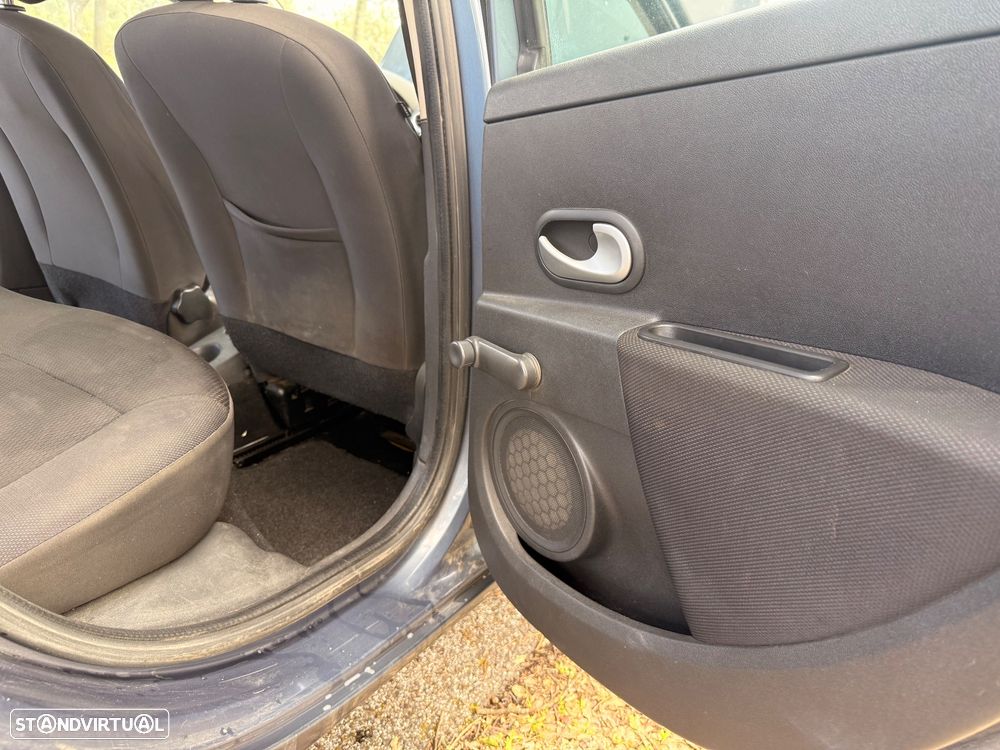 Renault Clio Sport Tourer - 4