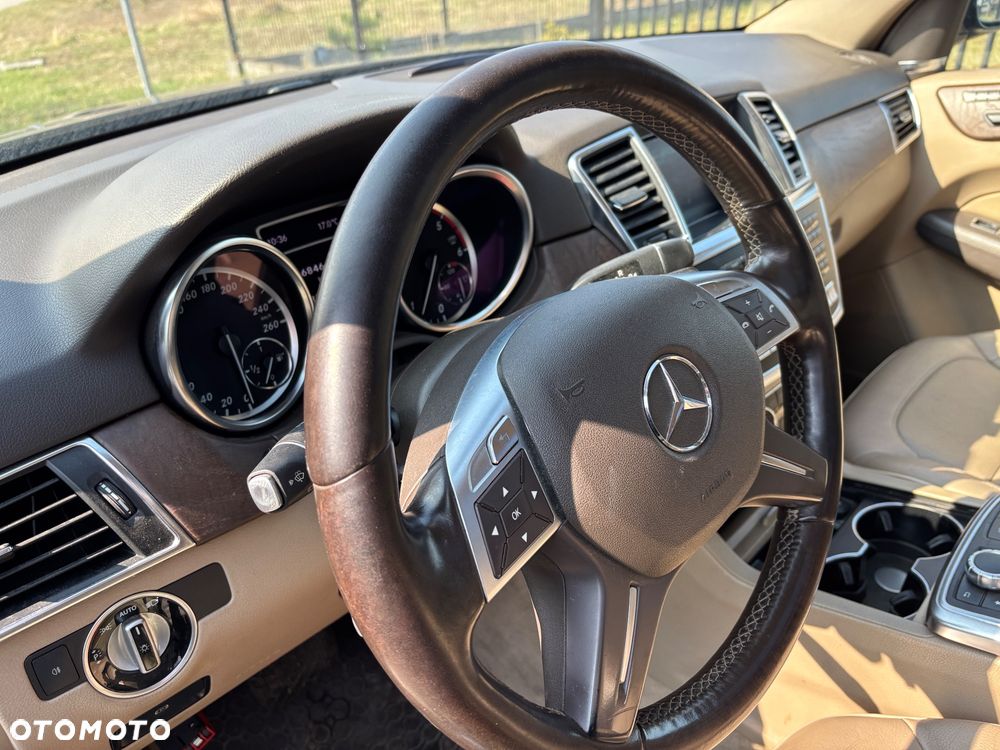 Mercedes-Benz ML - 9