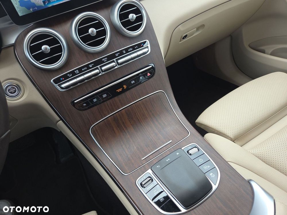 Mercedes-Benz GLC - 13