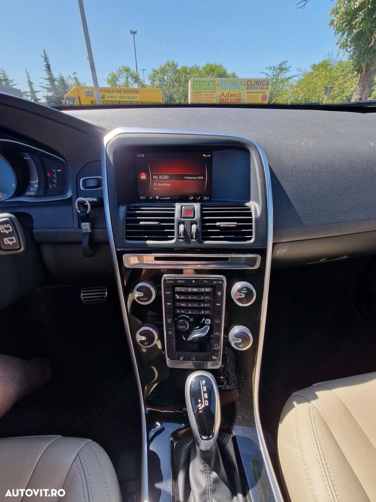 Volvo XC 60 D4 AWD Geartronic Momentum - 13