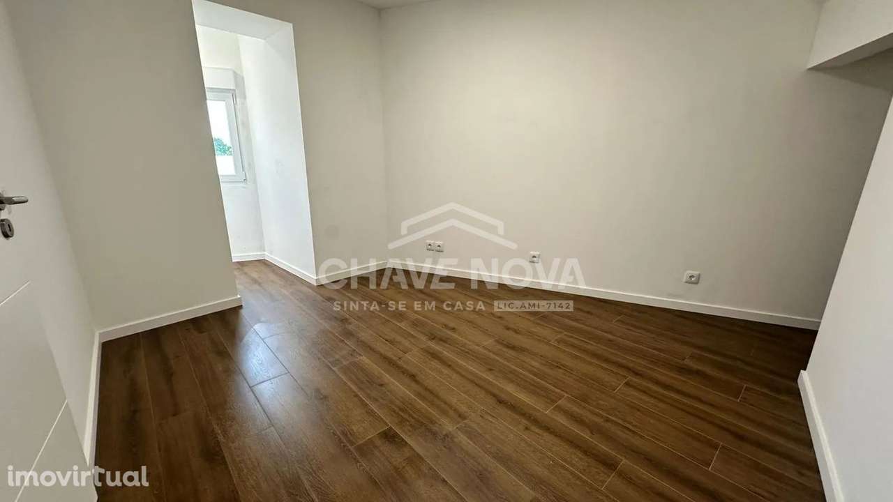 Andar Moradia V3 c/ Lugar de Garagem em Grijó - Grande imagem: 5/19