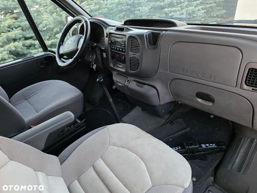 Ford Transit - 18