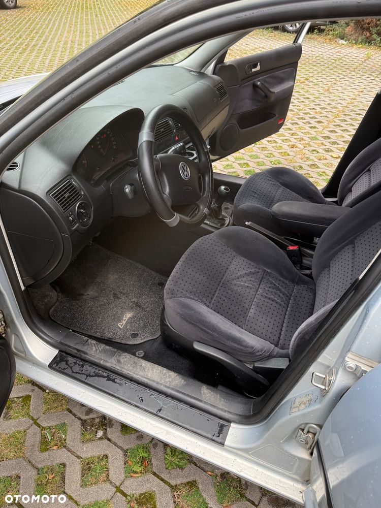 Volkswagen Golf IV 1.6 Highline - 19