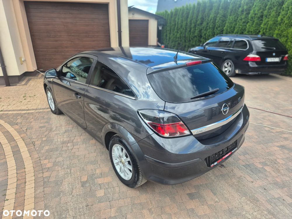 Opel Astra 1.6 Innovation 110 Jahre - 14