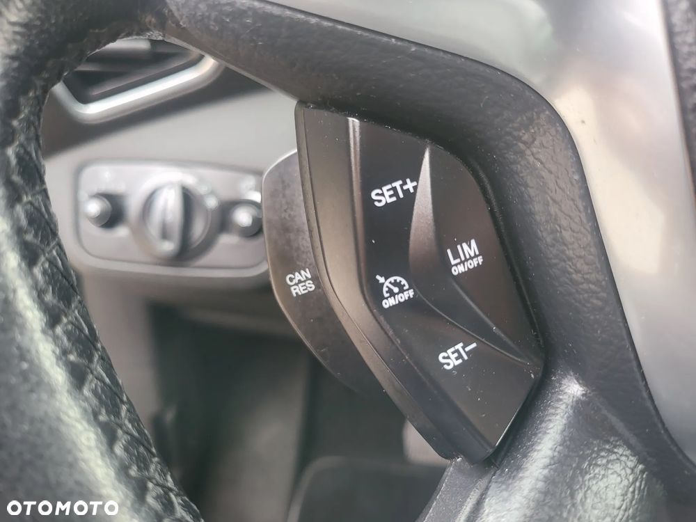 Ford Kuga 2.0 TDCi 4x4 Titanium - 28