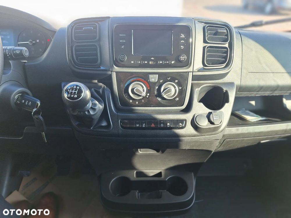 Peugeot Boxer Furgon L3H2 2.2 H3-POWER 140KM MT6 rok 2025 - 7