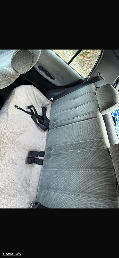 Nissan Sunny Hatchback 1.4 SLX - 12