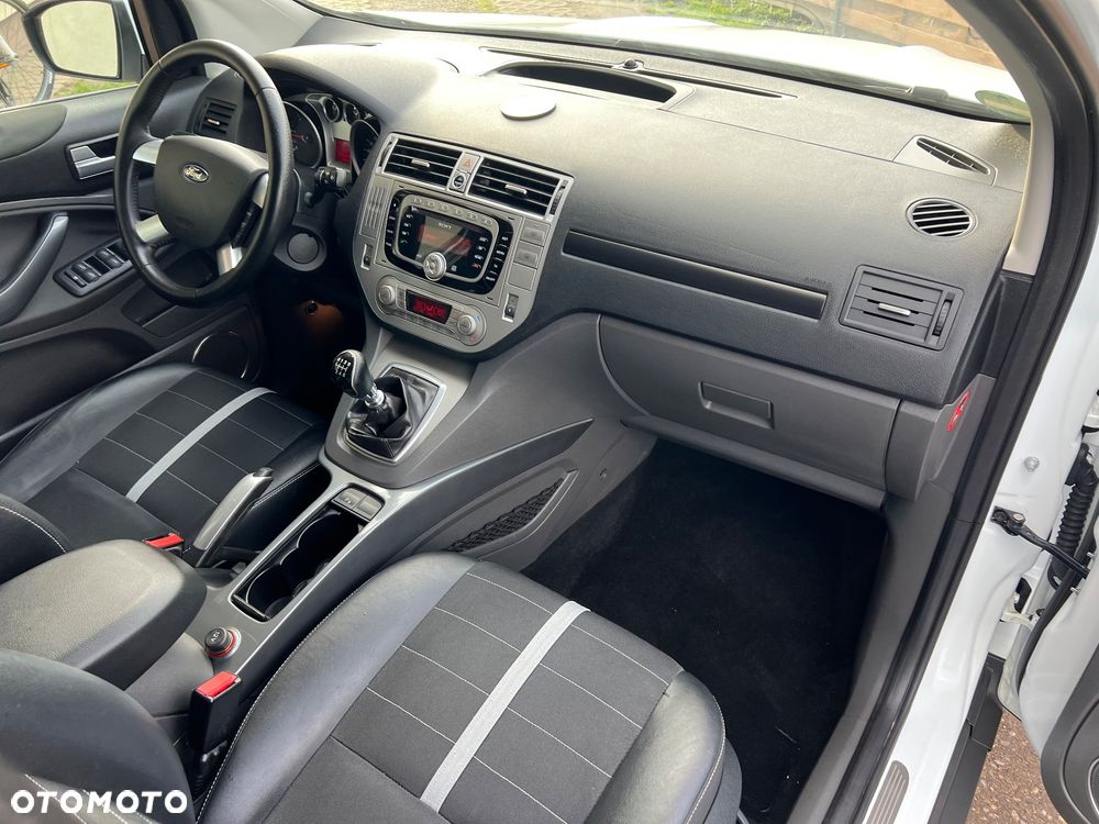 Ford Kuga - 22