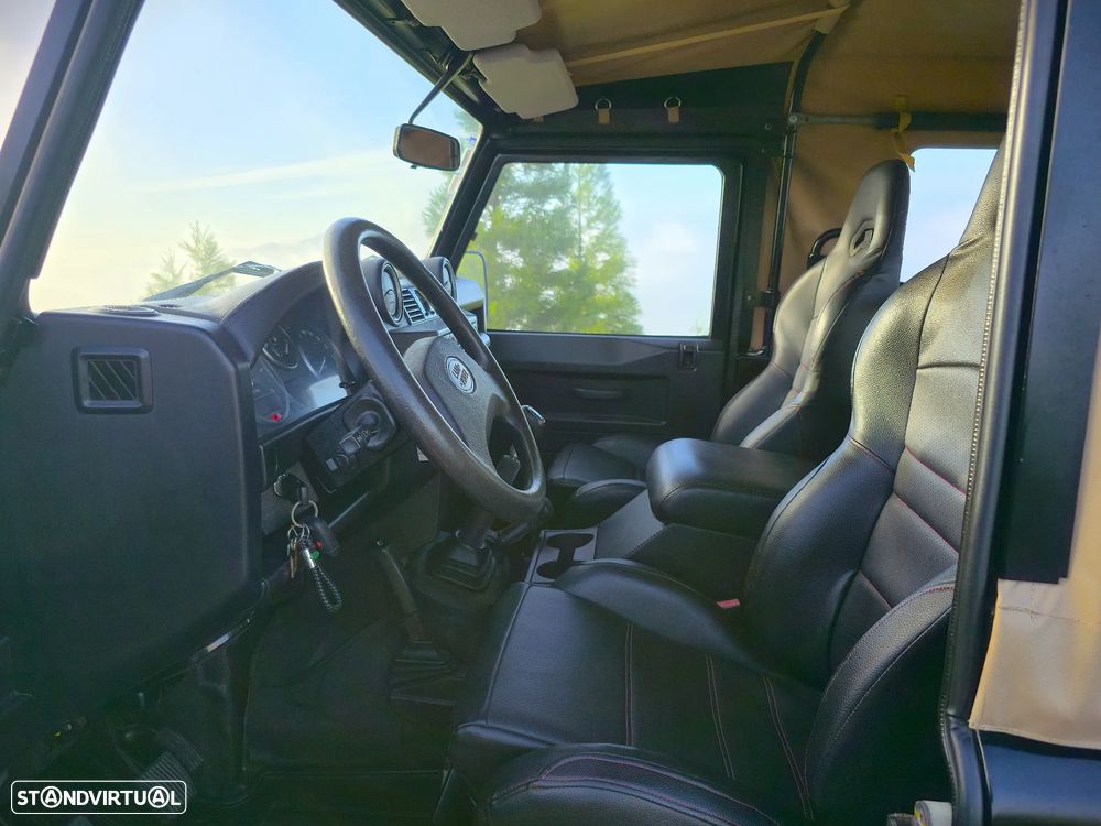 Land Rover Defender 90 SW 2.4 CRD S - 6