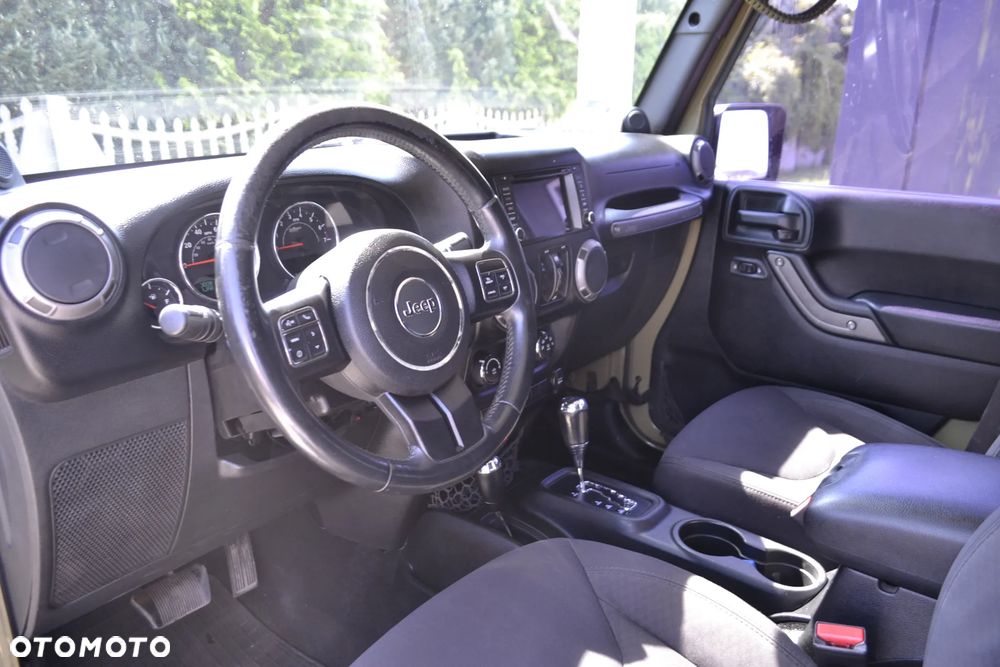 Jeep Wrangler 3.6 Unlim Sahara - 27