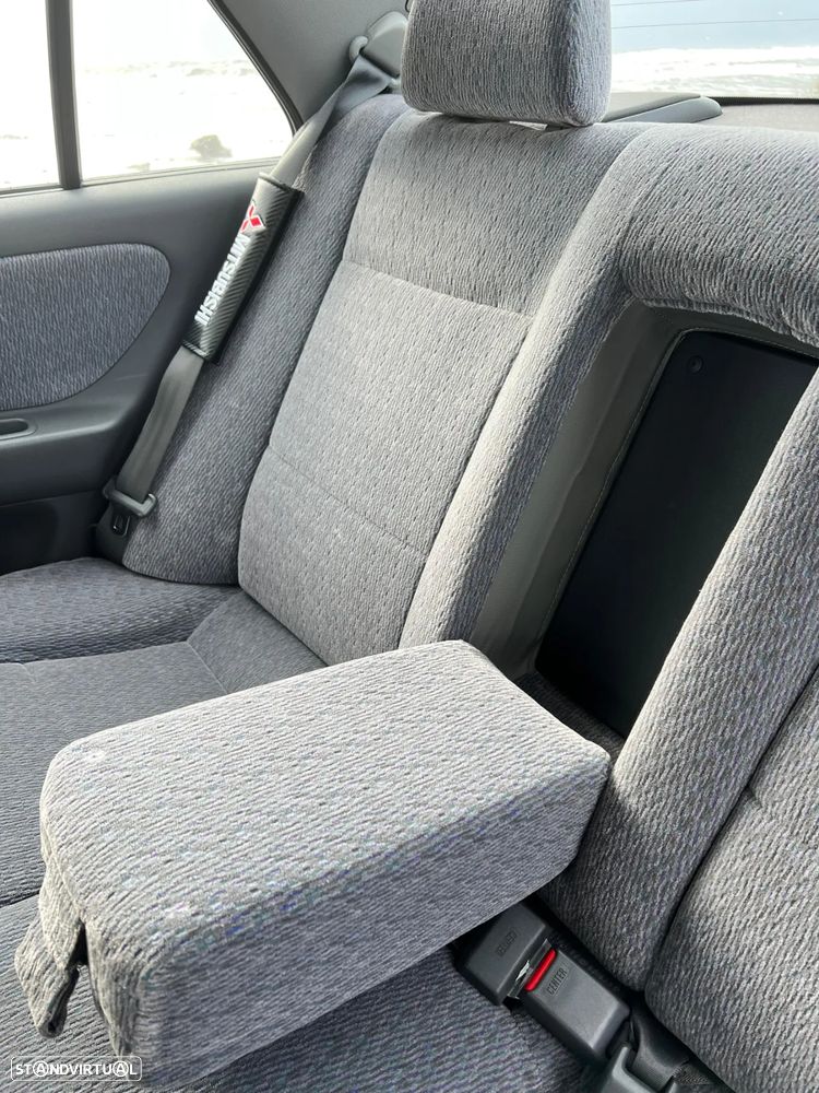 Mitsubishi Lancer 1300 GLXi - 50