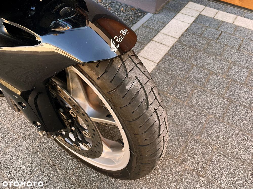 Honda VFR - 11