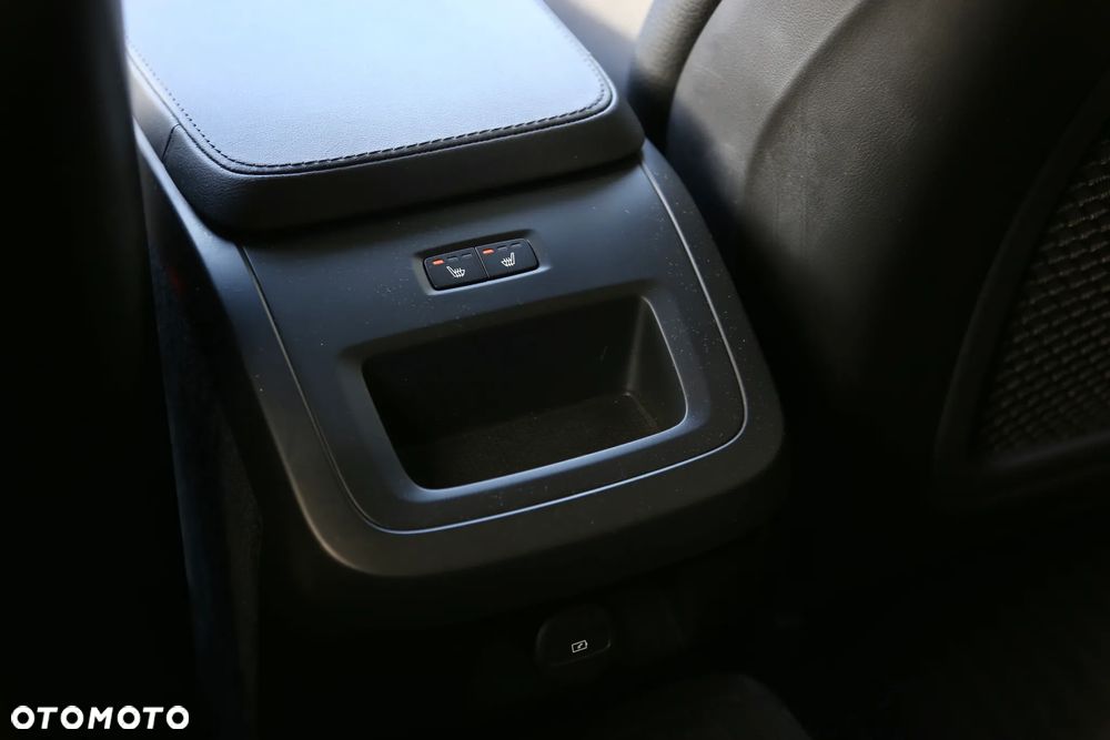 Volvo V90 Cross Country B4 D AWD Plus - 23