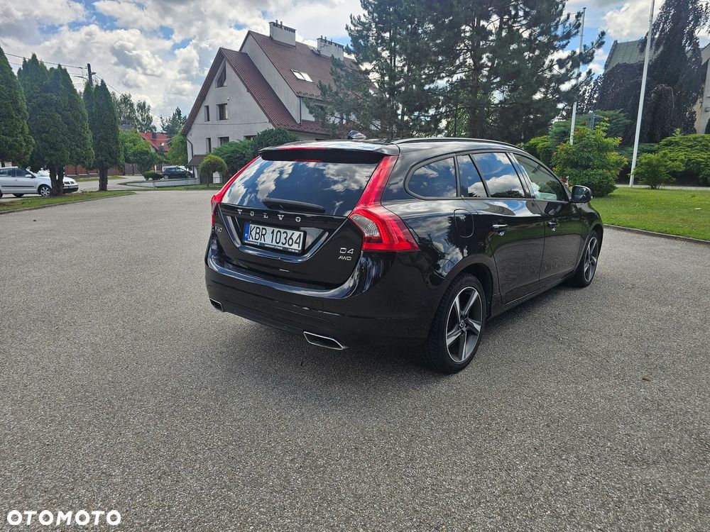 Volvo V60 D4 AWD Geartronic Momentum - 4