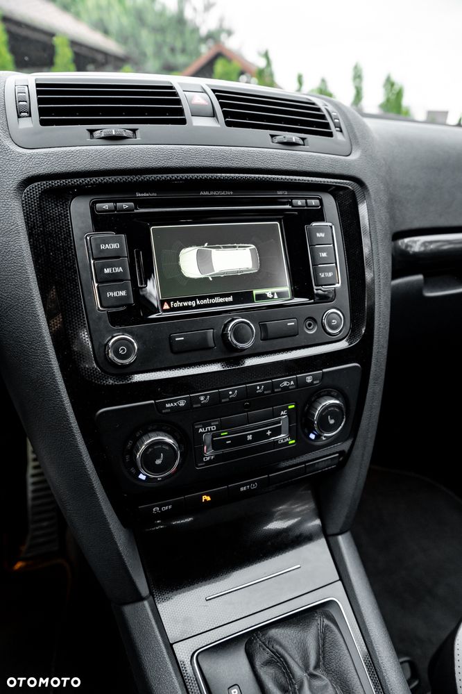 Skoda Octavia 2.0 TDI RS DSG - 34