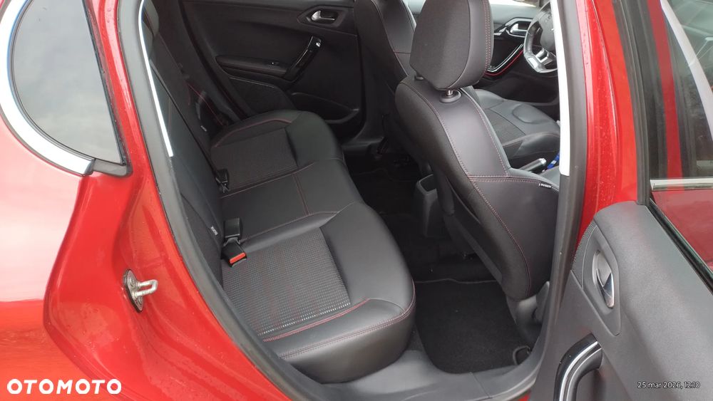 Peugeot 208 - 15