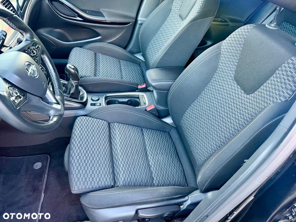 Opel Astra 1.6 T Dynamic S&S - 14