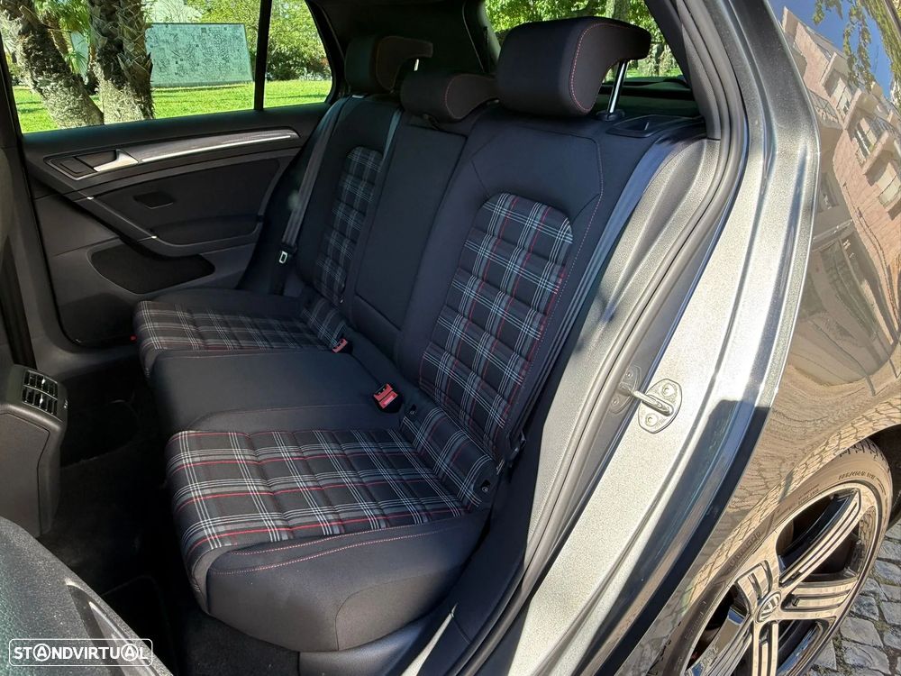 VW Golf 2.0 TSI GTI DSG Performance - 10