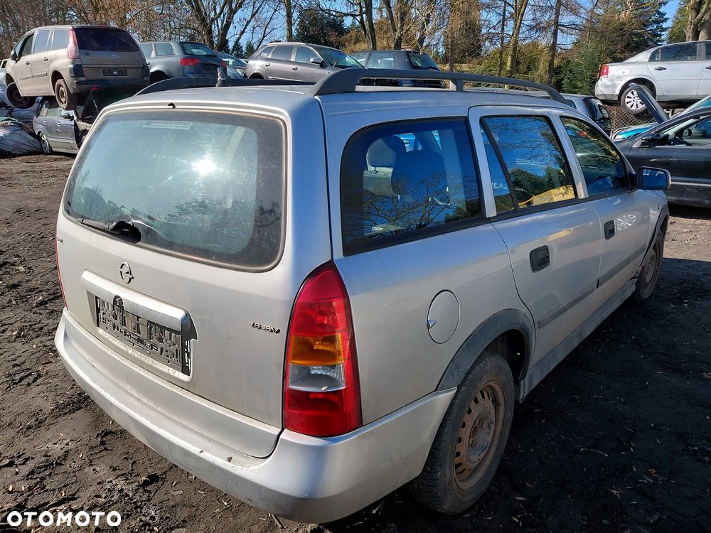 Na części Opel Astra Caravan  Rok 2000 Pojemność 1597 Moc 74 kw Diesel - 5