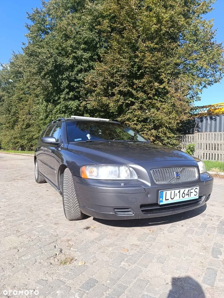 Volvo V70 2.4 Momentum - 1