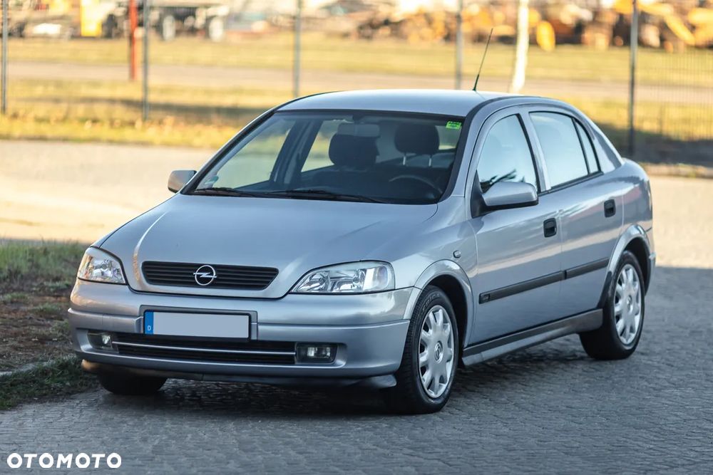 Opel Astra 1.6 - 13