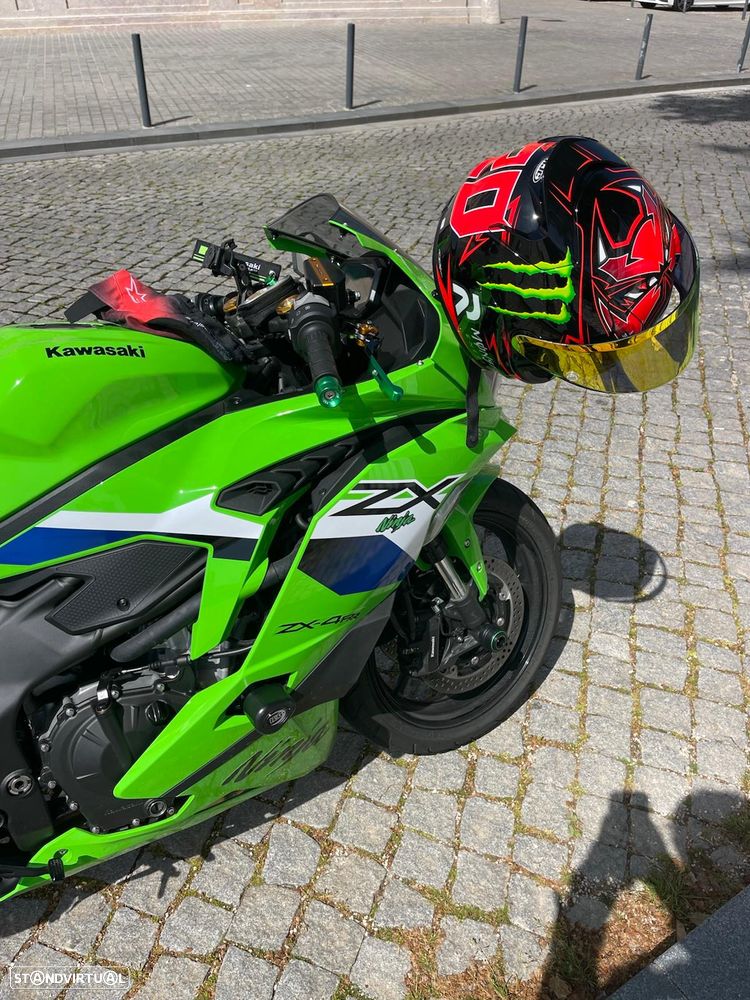 Kawasaki ZX 4RR - 16