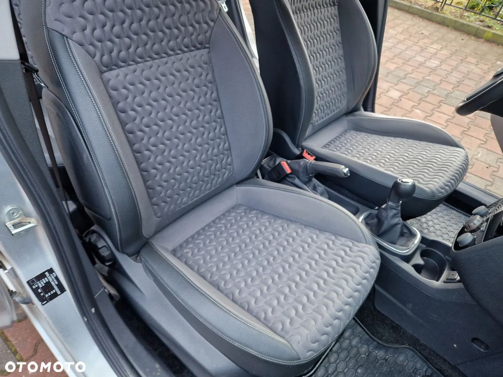 Opel Corsa 1.4 16V Cosmo - 25