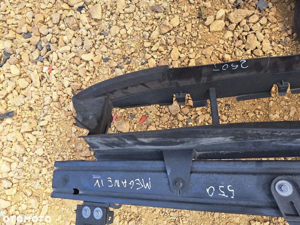 Renault Megane IV wlot powietrza kierownica powietrza - 4