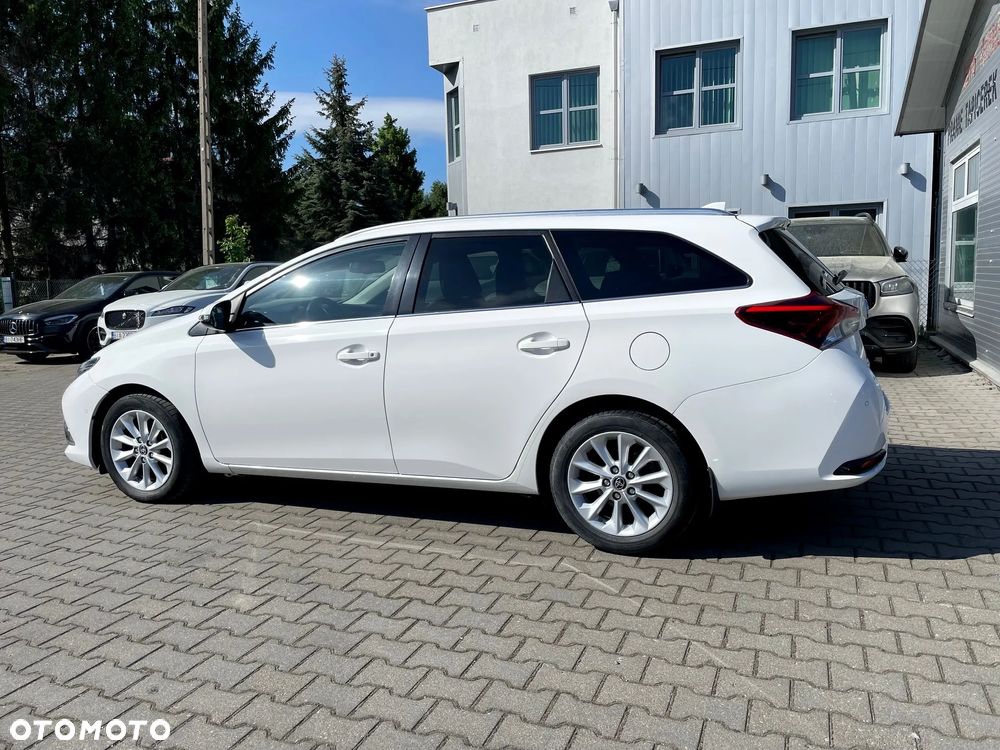 Toyota Auris - 11
