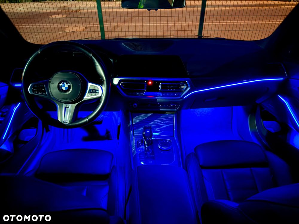 BMW Seria 3 320d xDrive Luxury Line sport - 22