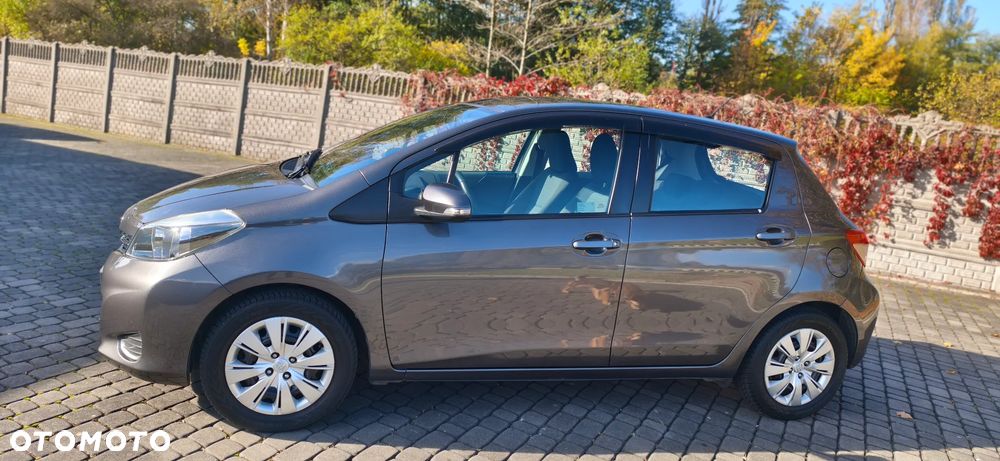Toyota Yaris 2012 photo 4