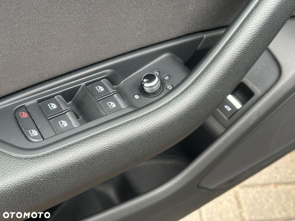 Audi A4 Avant 30 TDI S tronic - 14