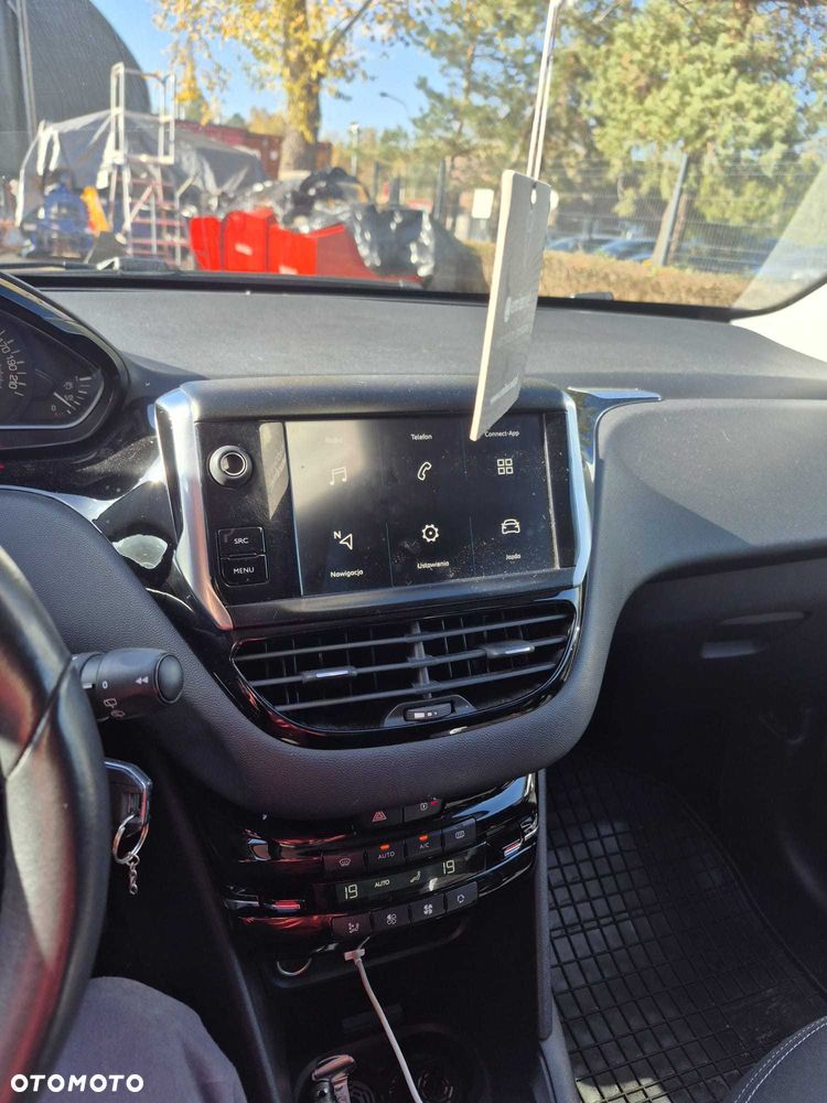 Peugeot 208 - 3