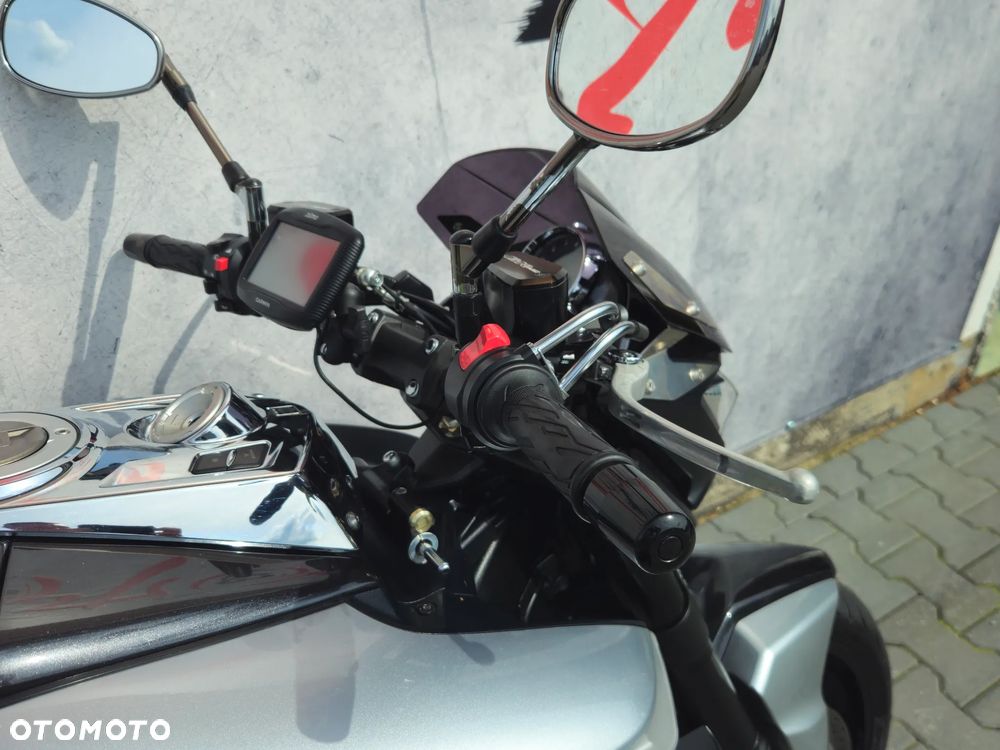 Suzuki GSX - 24