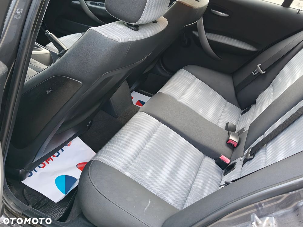 BMW Seria 1 118i - 11