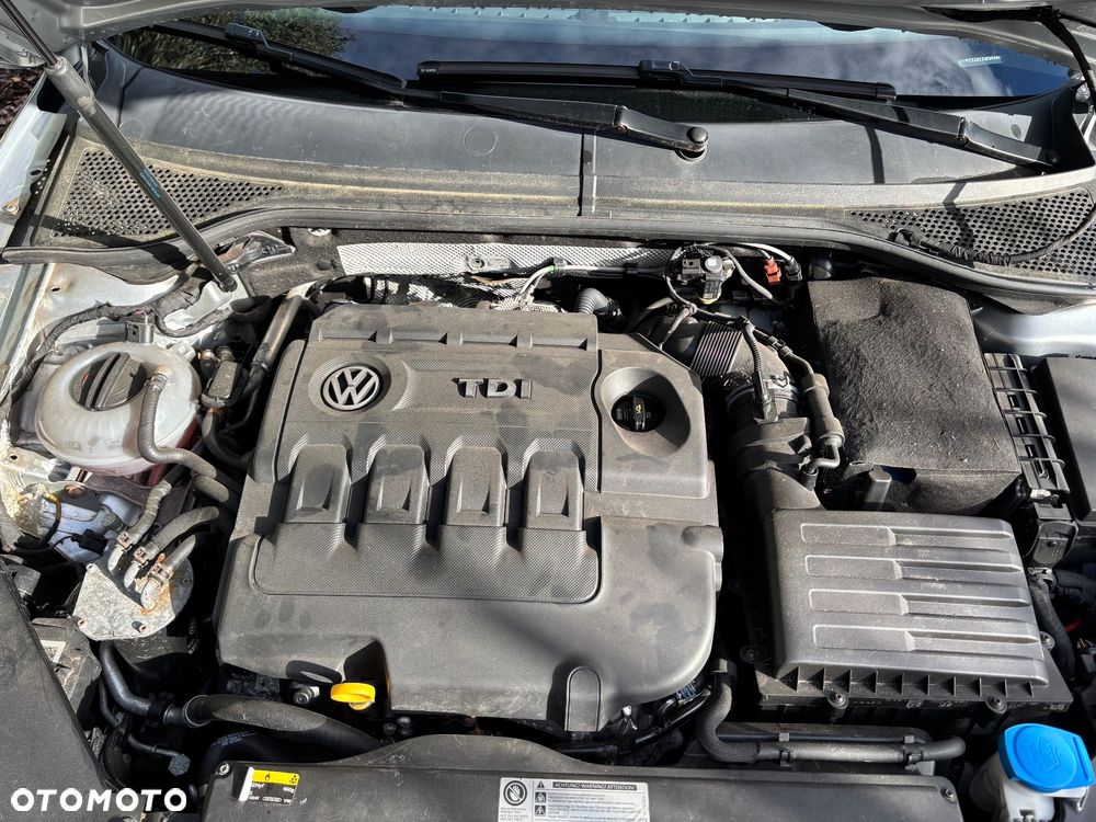 Volkswagen Passat 2.0 TDI SCR Highline DSG - 23