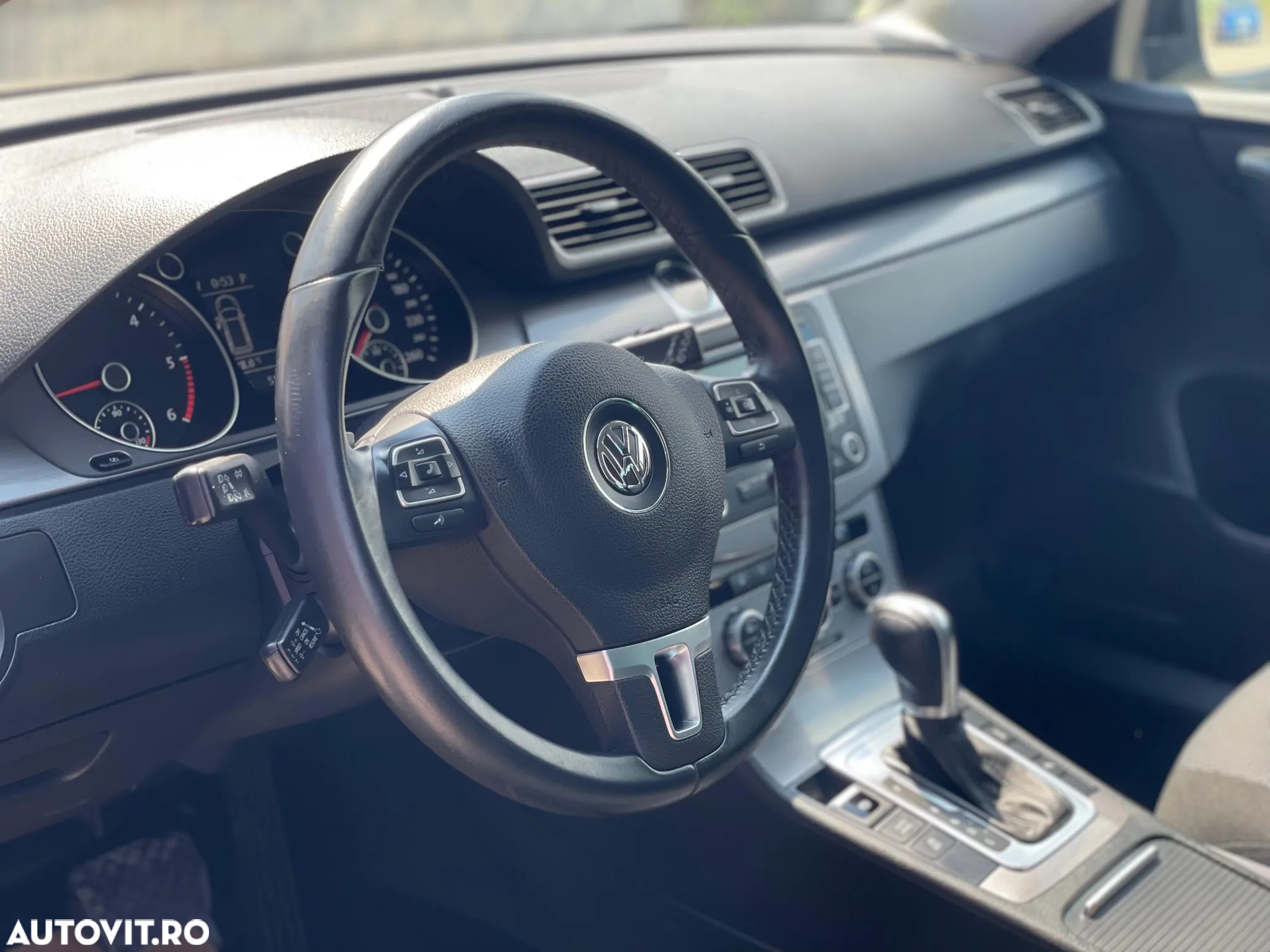 Volkswagen Passat Variant 2.0 TDI DSG BlueMotion Technology Comfortline - 9
