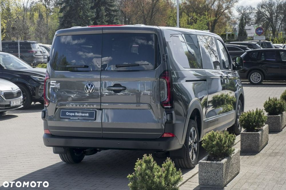 Volkswagen Caravelle - 8